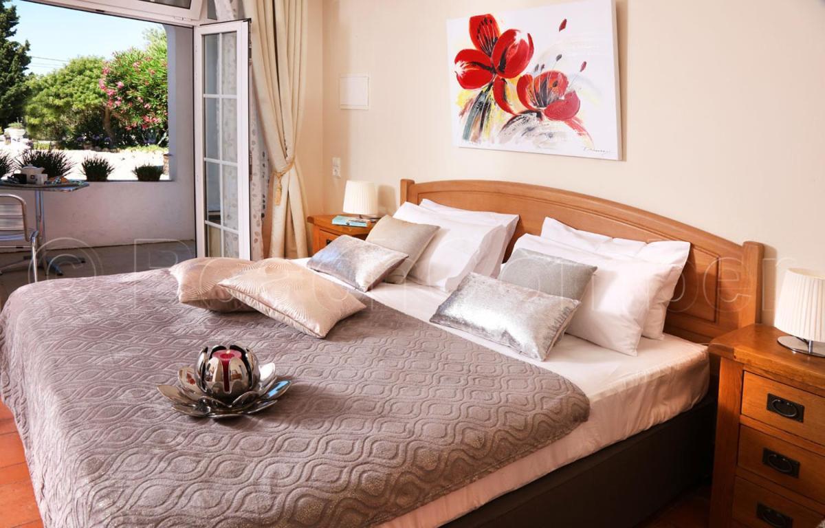Casa Beachcomber Le Jardin Des Arts Lagos Esterno foto