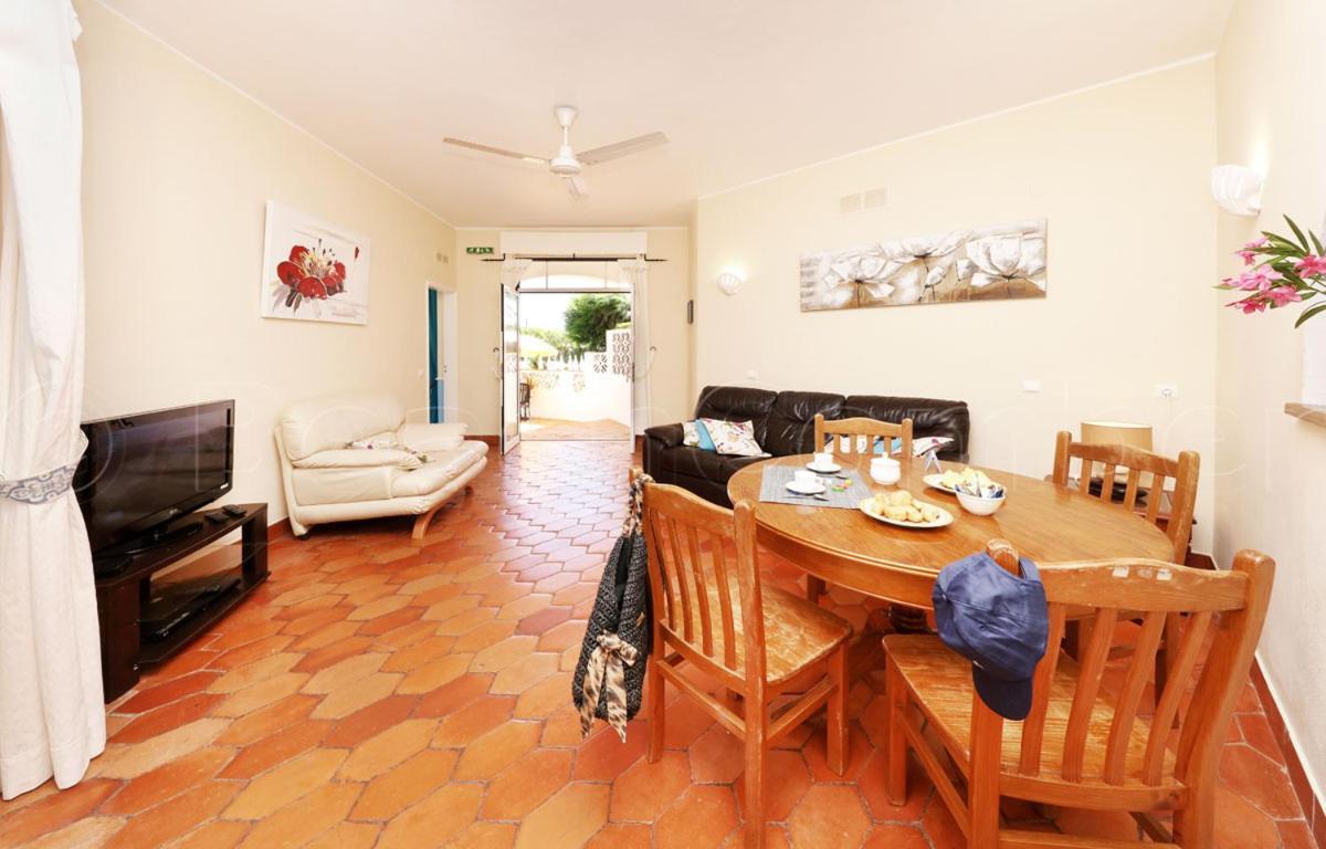Casa Beachcomber Le Jardin Des Arts Lagos Esterno foto
